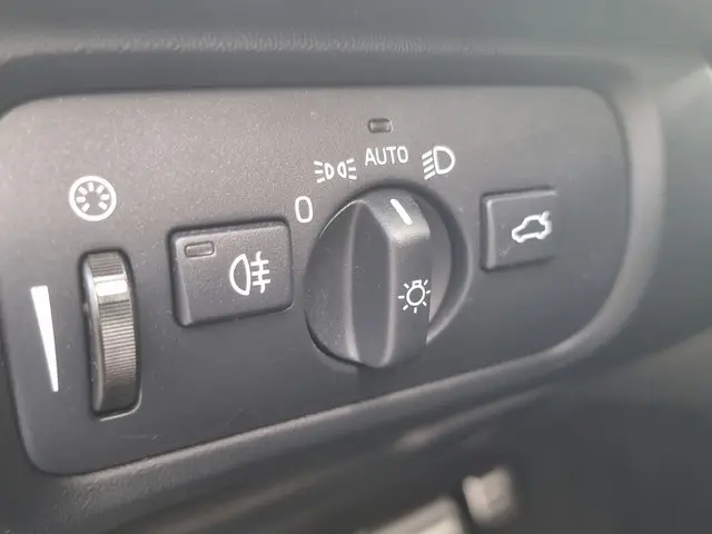 Volvo V40 2.0 D2 R-Design 2017 Diesel 27