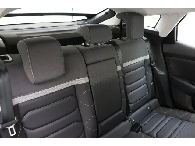Citroën C4 1.2 Puretech Plus 2024 Benzine 15