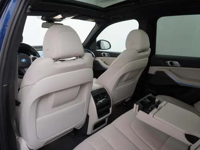 BMW X5 xDrive45e High Executive 2022 Hybride Benzine 24