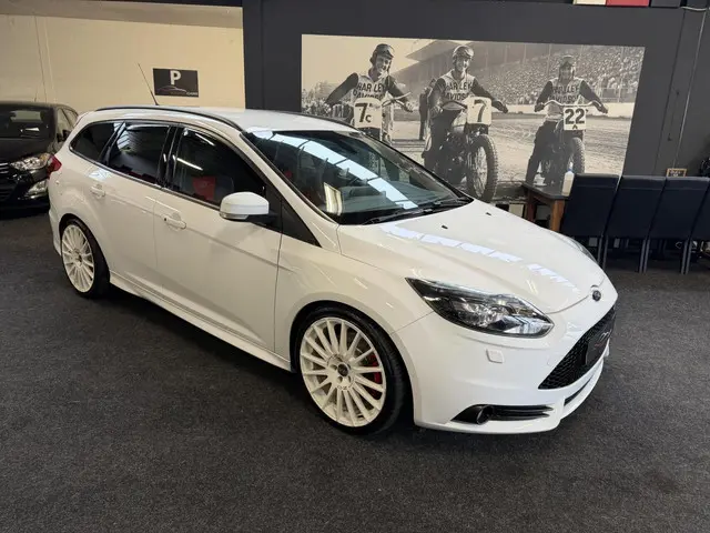 Ford Focus Wagon 2.0 EcoBoost ST-3 2013 Benzine 5