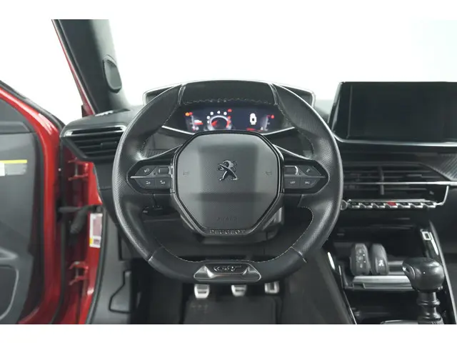 Peugeot 2008 PureTech 130 GT-Line 2020 Benzine 34