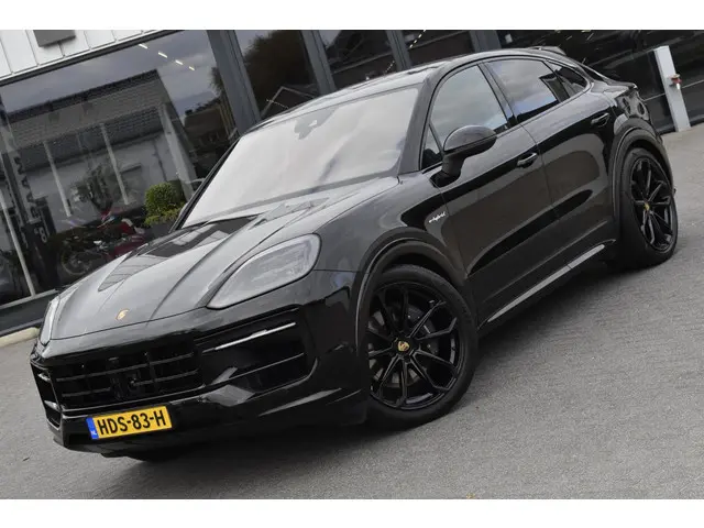 Porsche Cayenne 3.0 E-Hybrid 2024 Hybride Benzine 2