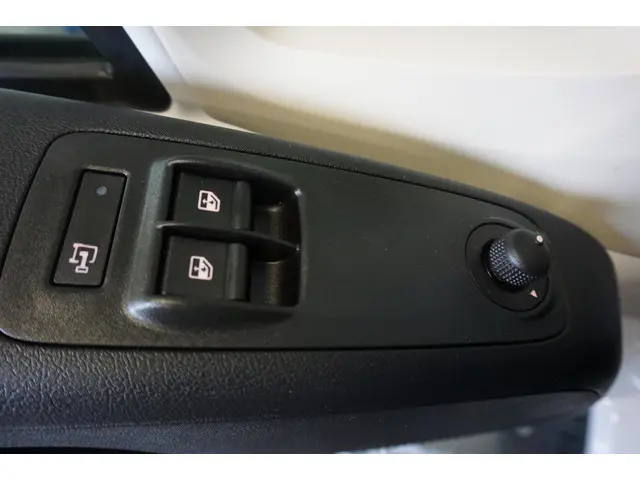 Opel Movano 2.2D 140 L2H2 Edition 2022 Diesel 8