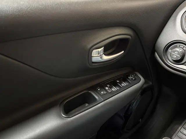 Jeep Renegade 1.0T Limited Sport 2019 Benzine 18