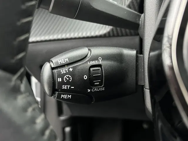 Peugeot e-2008 EV Allure Pack 50 kWh 2021 Elektrisch 24