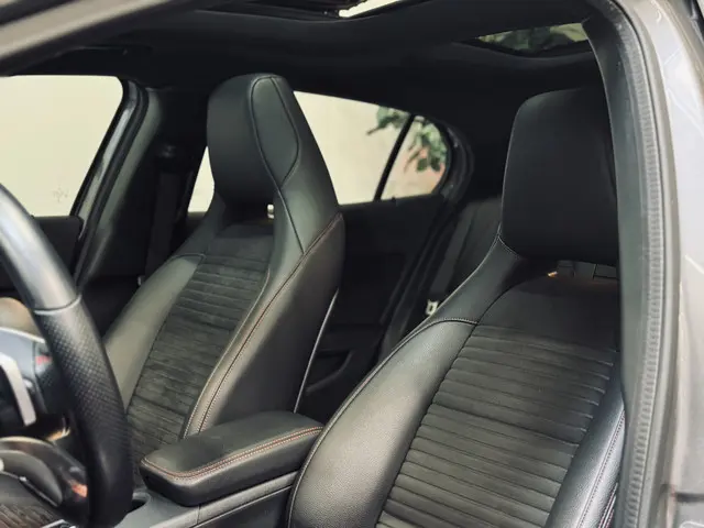 Mercedes-Benz GLA 180 AMG Line 2019 Benzine 4
