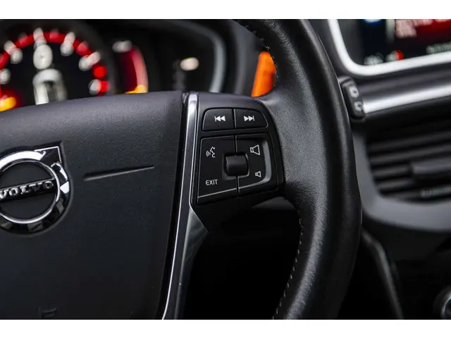 Volvo V40 Cross Country 1.5 T3 Momentum 2016 Benzine 20