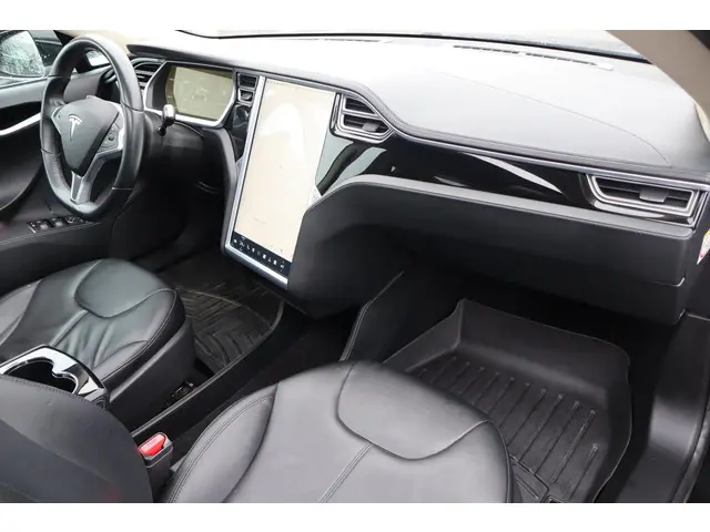 Tesla Model S 85 Signature Performance 2014 Elektrisch 6