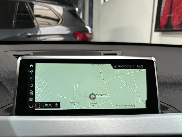 BMW X1 xDrive20i High Executive 2018 Benzine 16