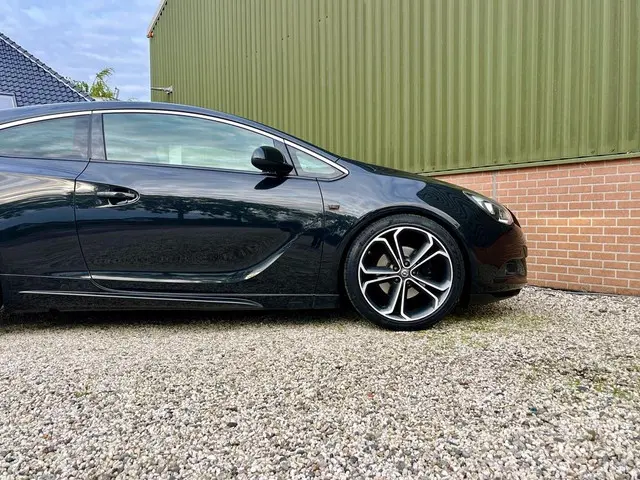 Opel Astra GTC 1.6 Turbo Sport - OPC Pakket 2012 Benzine 14