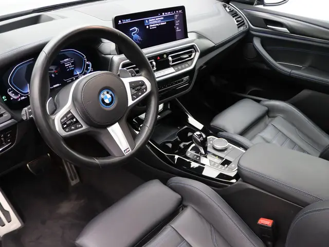 BMW X3 xDrive30e 2023 Hybride Benzine 7