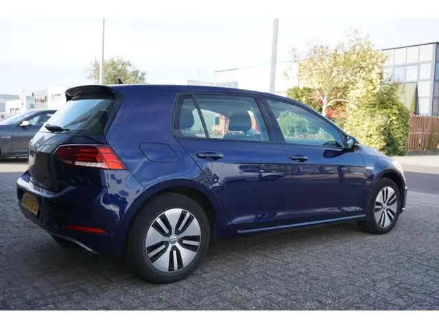 Volkswagen e-Golf Blauw 2017 2017 Elektrisch 7