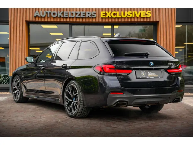 BMW 5 Serie Touring 530e 2022 Hybride Benzine 7