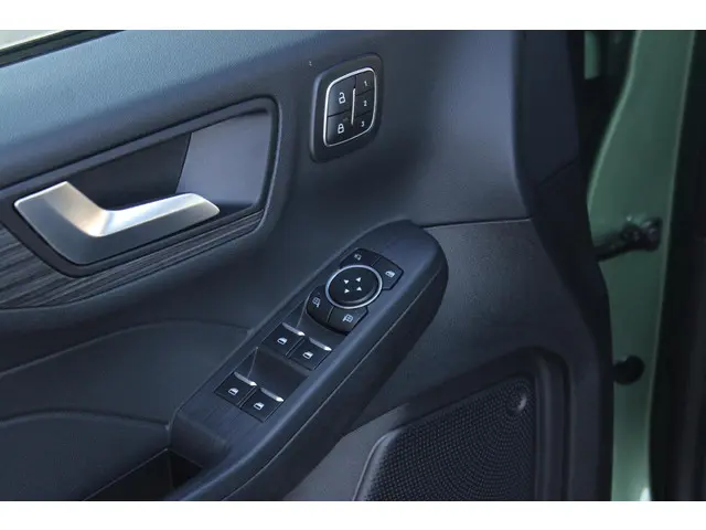 Ford Kuga 2.5 FHEV Active X 2024 Hybride Benzine 25