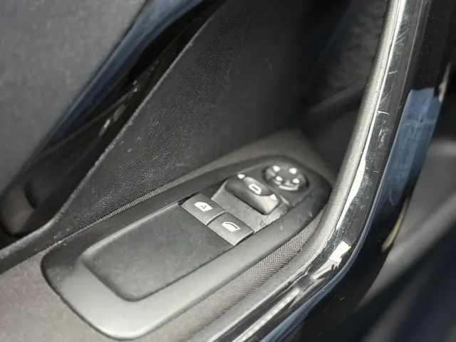 Peugeot 208 1.2 PureTech Blue Lion 2017 Benzine 30