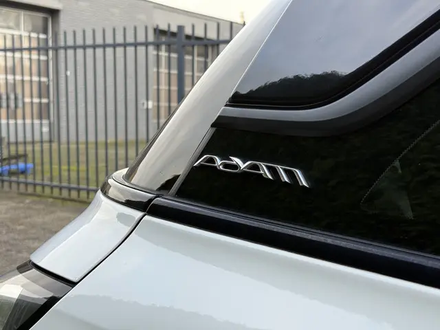 Opel ADAM 1.4 Glam Favourite 2019 Benzine 22