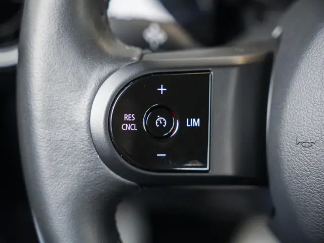 MINI 5-Deurs Cooper Aut. 2023 Benzine 17