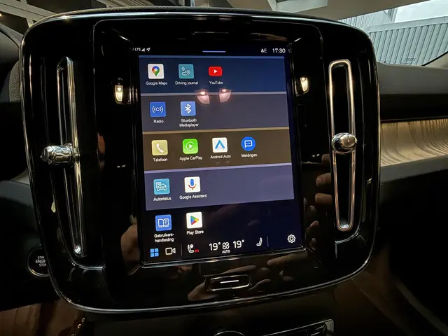 Volvo XC40 2.0 B3 Essential Edition 165PK 2025 Benzine 18