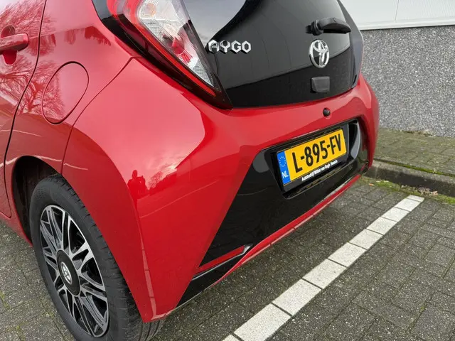 Toyota Aygo 1.0 VVT-i x-clusiv automaat 2021 Benzine 16