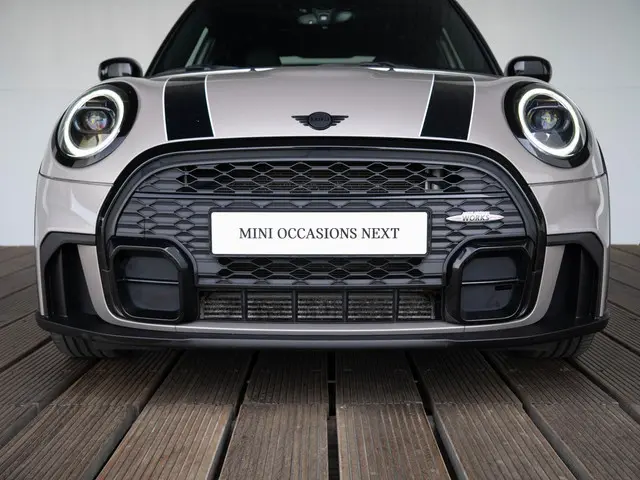 MINI 5-Deurs Cooper Aut. 2022 Benzine 16