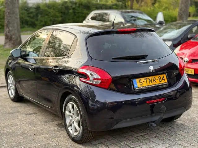 Peugeot 208 1.2 VTi|Airco|Trekhaak|Cruise|Navi 2014 Benzine 6