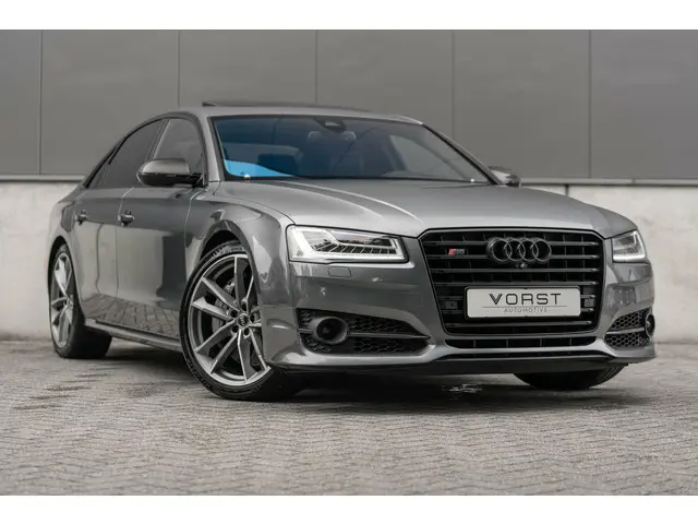 Audi S8 3