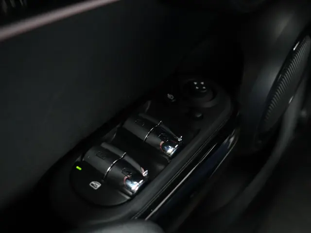 MINI 5-Deurs Cooper 2022 Benzine 26