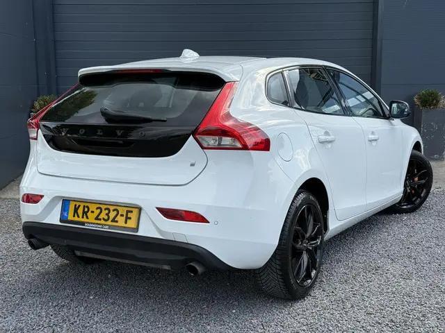 Volvo V40 1.5 T3 Nordic+ 2016 Benzine 4