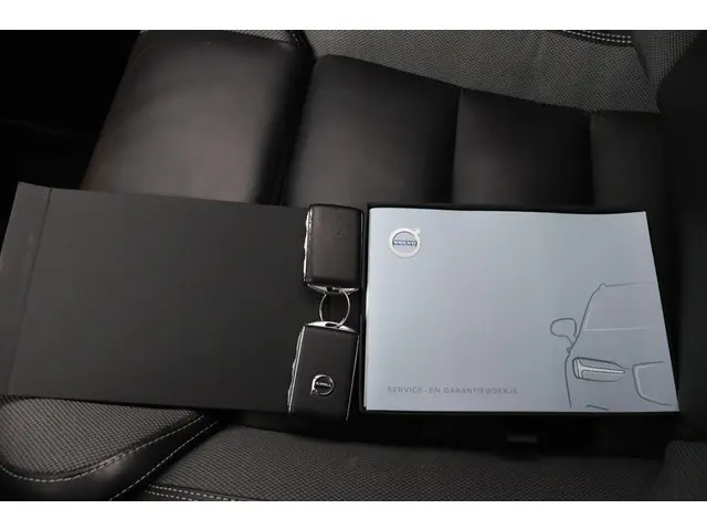 Volvo S60 2.0 T4 R-Design 2020 Benzine 37