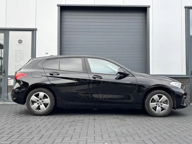 BMW 1 Serie 118i Sport Edition 2023 Benzine 9