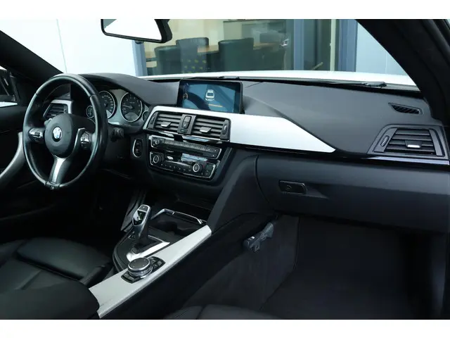 BMW 4 Serie Coupé 420i M Sport 2016 Benzine 32