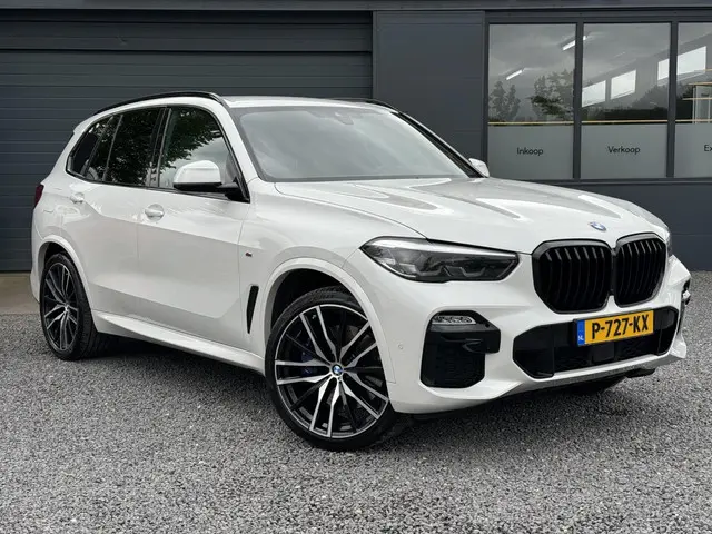 BMW X5 xDrive40i High Executive 7p. 2019 Benzine 4