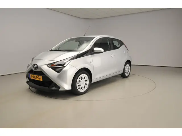 Toyota Aygo 1.0 VVT-i x-play 2022 Benzine 34