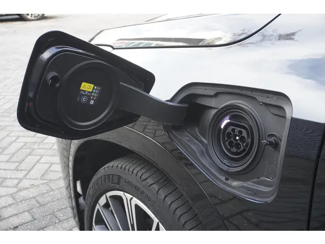 BMW X1 xDrive25e 2025 Hybride Benzine 16