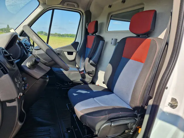 Renault Master T35 2.3 dCi L1H2 2015 Diesel 22