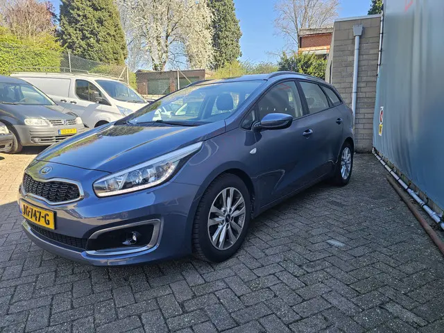 Kia cee'd Sportswagon 1.6 GDI First Edition 2016 Benzine 3