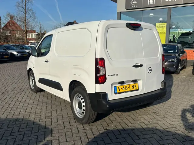 Opel Combo-e Electric 136 L1 50kWh 2025 Elektrisch 3