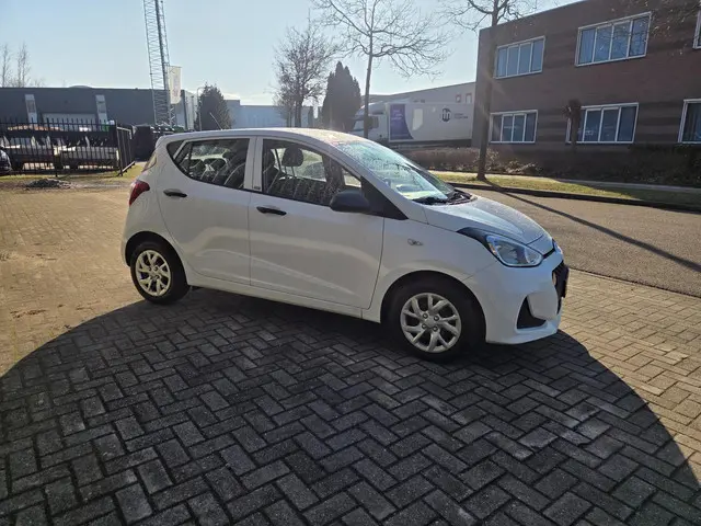 Hyundai i10 1.0i i-Motion Comfort Plus 2019 Benzine 9