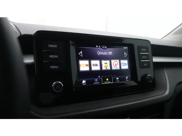 Škoda Fabia 1.0 TSI 95pk Ambition 2023 Benzine 17