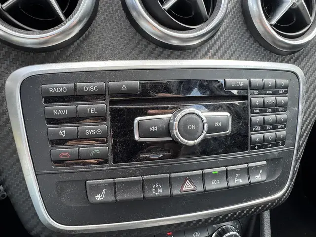 Mercedes-Benz A-Klasse 250 AMG Pakket 2015 Benzine 19