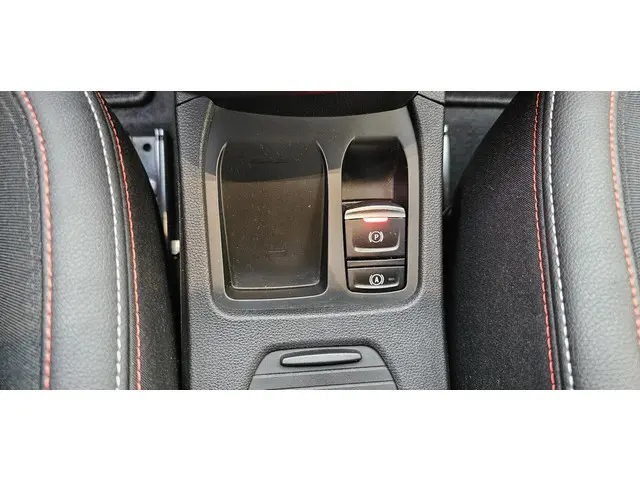 Renault Clio 1.3 TCe R.S. Line 2020 Benzine 32