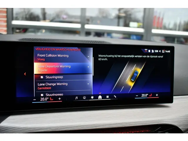 BMW 3 Serie Touring 330e M-Sport 2025 Hybride Benzine 29