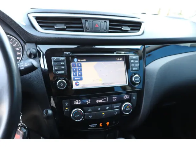 Nissan QASHQAI 1.2 Business Edition automaat 2016 Benzine 6