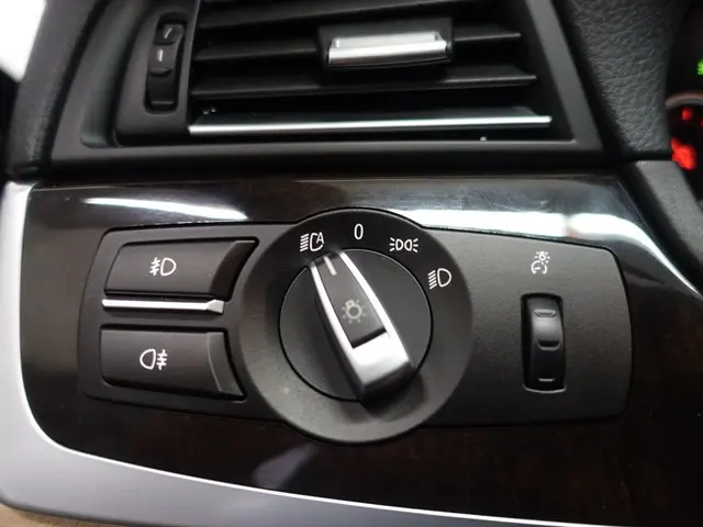 BMW 5 Serie 528i High Executive Iuxury Aut- 2014 Benzine 28