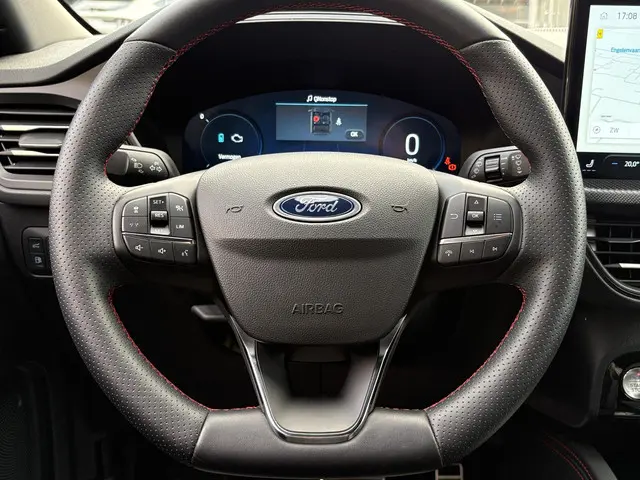 Ford Kuga 2.5 PHEV ST-Line X 2025 Hybride Benzine 18