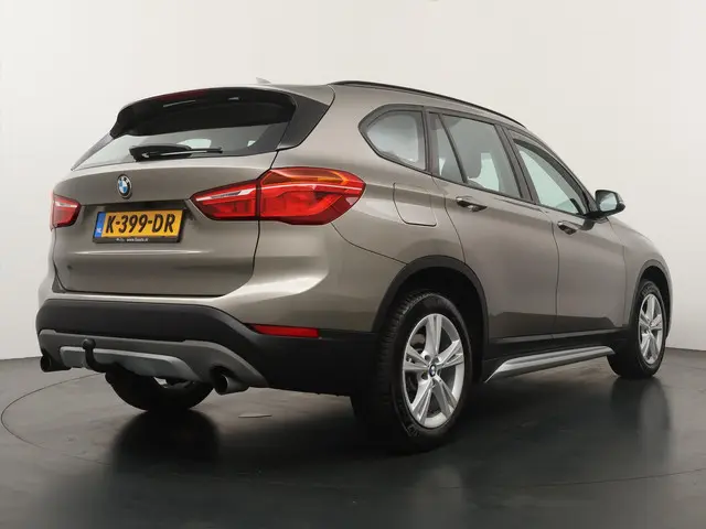 BMW X1 sDrive20i 192pk High Executive 2016 Benzine 5