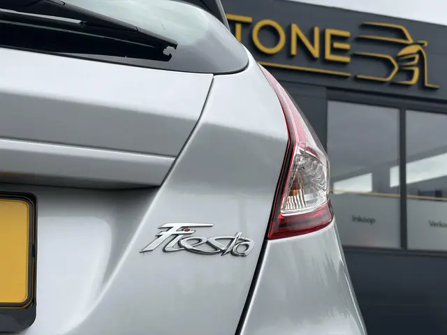 Ford Fiesta 1.0 Champion 2013 Benzine 29