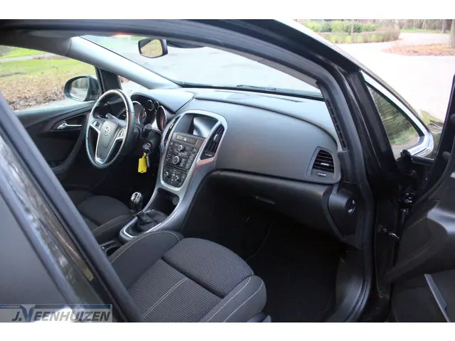 Opel Astra Sports Tourer 1.4 Turbo Blitz 2015 Benzine 10