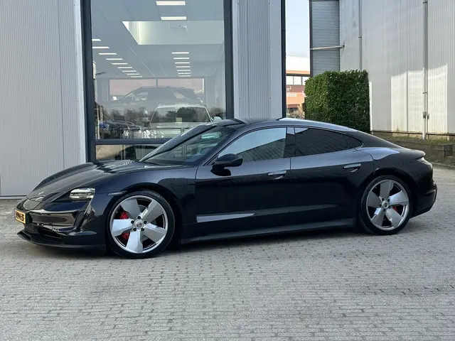Porsche Taycan 4S Performance 84 kWh 2020 Elektrisch 17