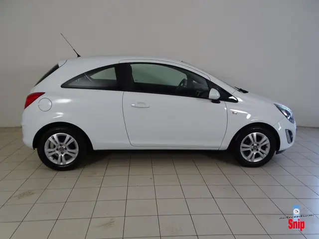 Opel Corsa 1.2-16V Cosmo Automaat 2013 Benzine 5